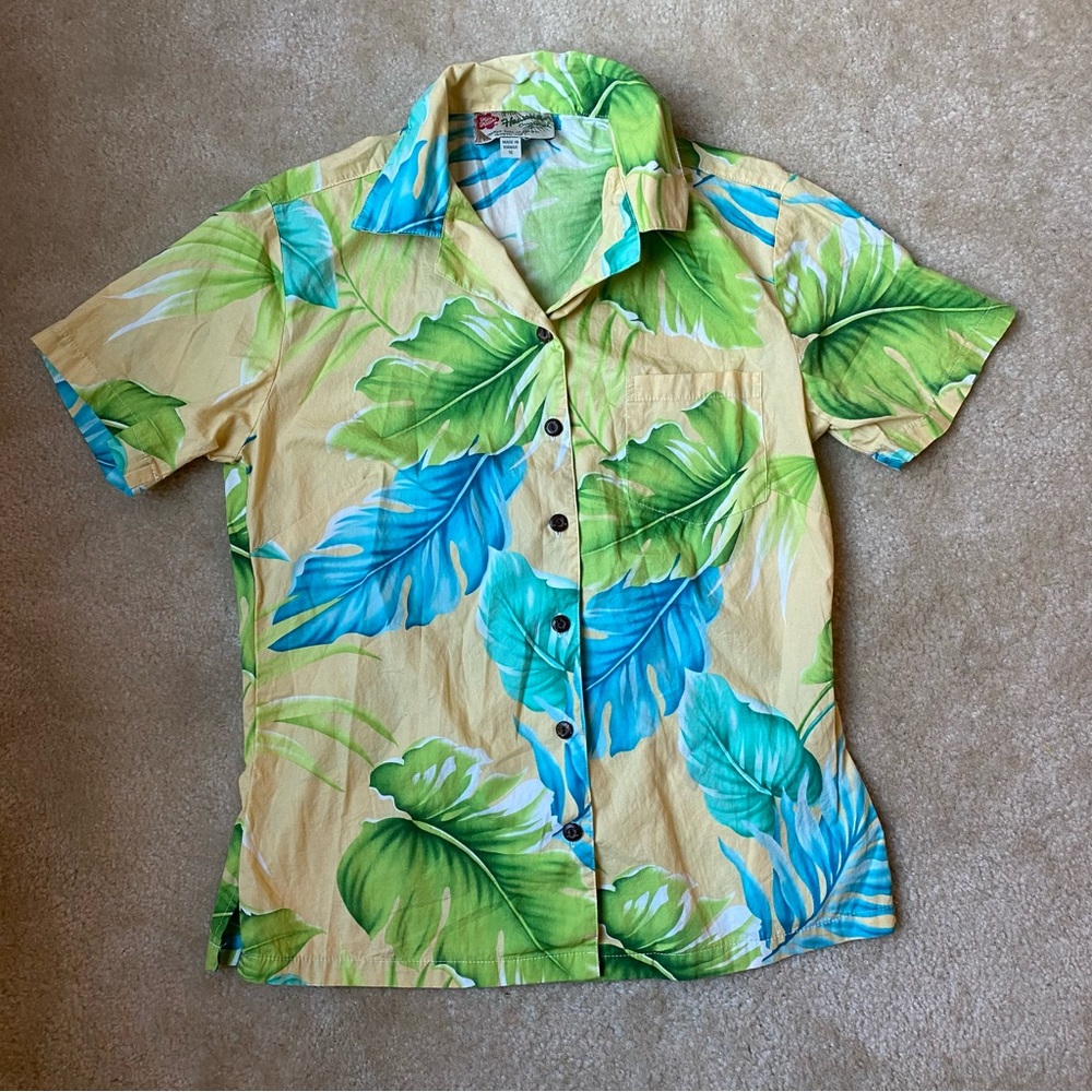 Hilo Hattie Hawaiian Shirt - Women’s Small 100% Cotton Hawaiian Tropical Print